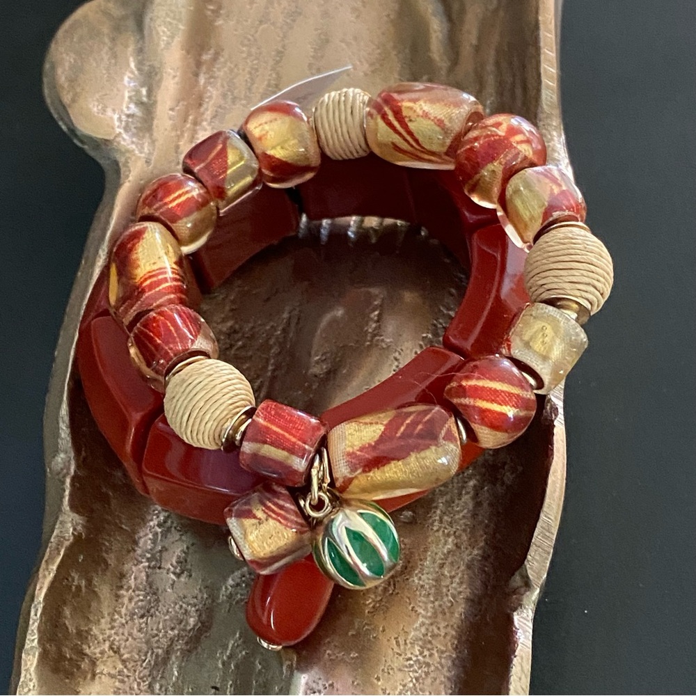 NWT Chico’s Resin & Raffia Bracelet Set